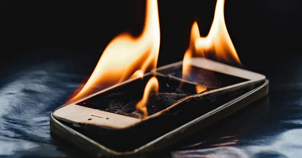 brinnande mobil